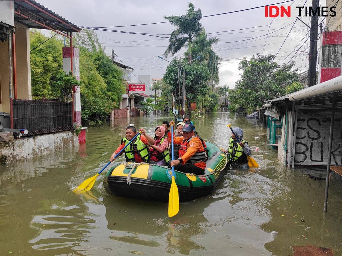 Banjir di Perumahan PHP Kota Bekasi. (IDN Times/Imam Faishal)