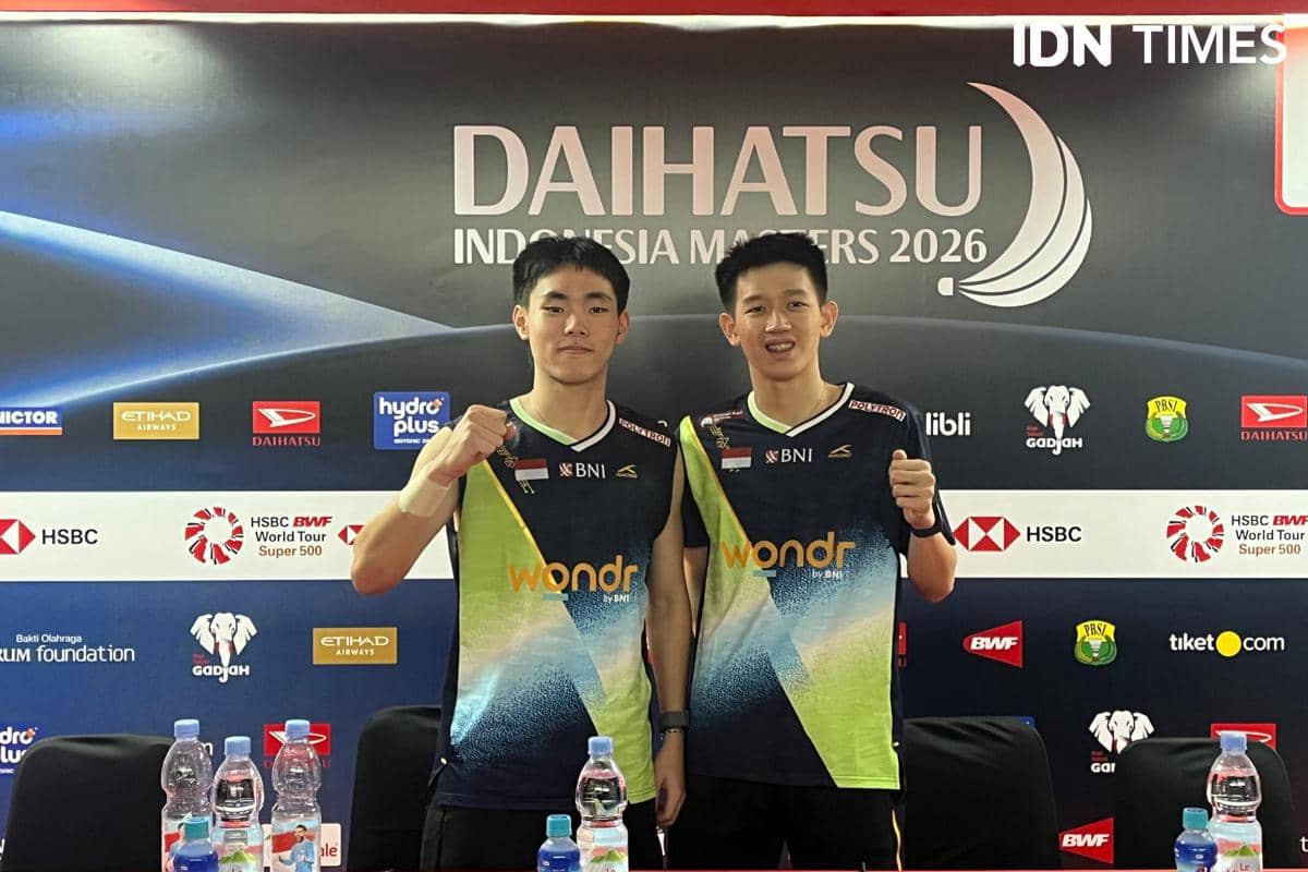 Ganda putra muda Indonesia, Raymond Indra/Nikolaus Joaquin usai memenangkan laga 16 besar Indonesia Masters 2026