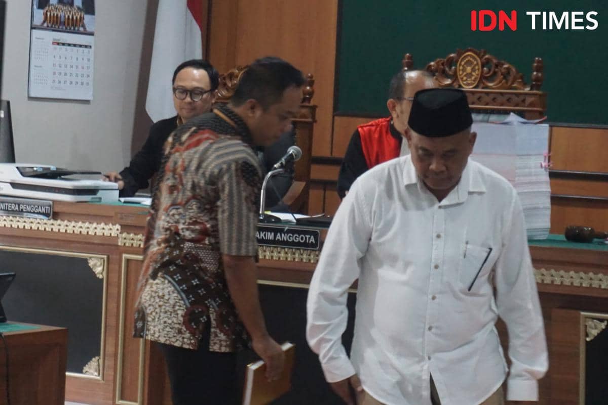 Bupati Sleman, Harda Kiswaya, dihadirkan sebagai saksi sidang kasus dugaan korupsi dana hibah pariwisata 2020, Jumat (23/1/2026). 