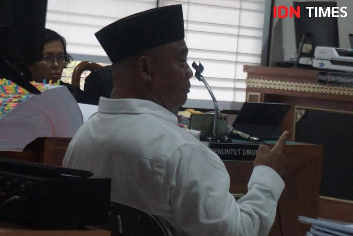 Bupati Sleman, Harda Kiswaya, dihadirkan sebagai saksi sidang kasus dugaan korupsi dana hibah pariwisata 2020, Jumat (23/1/2026).
