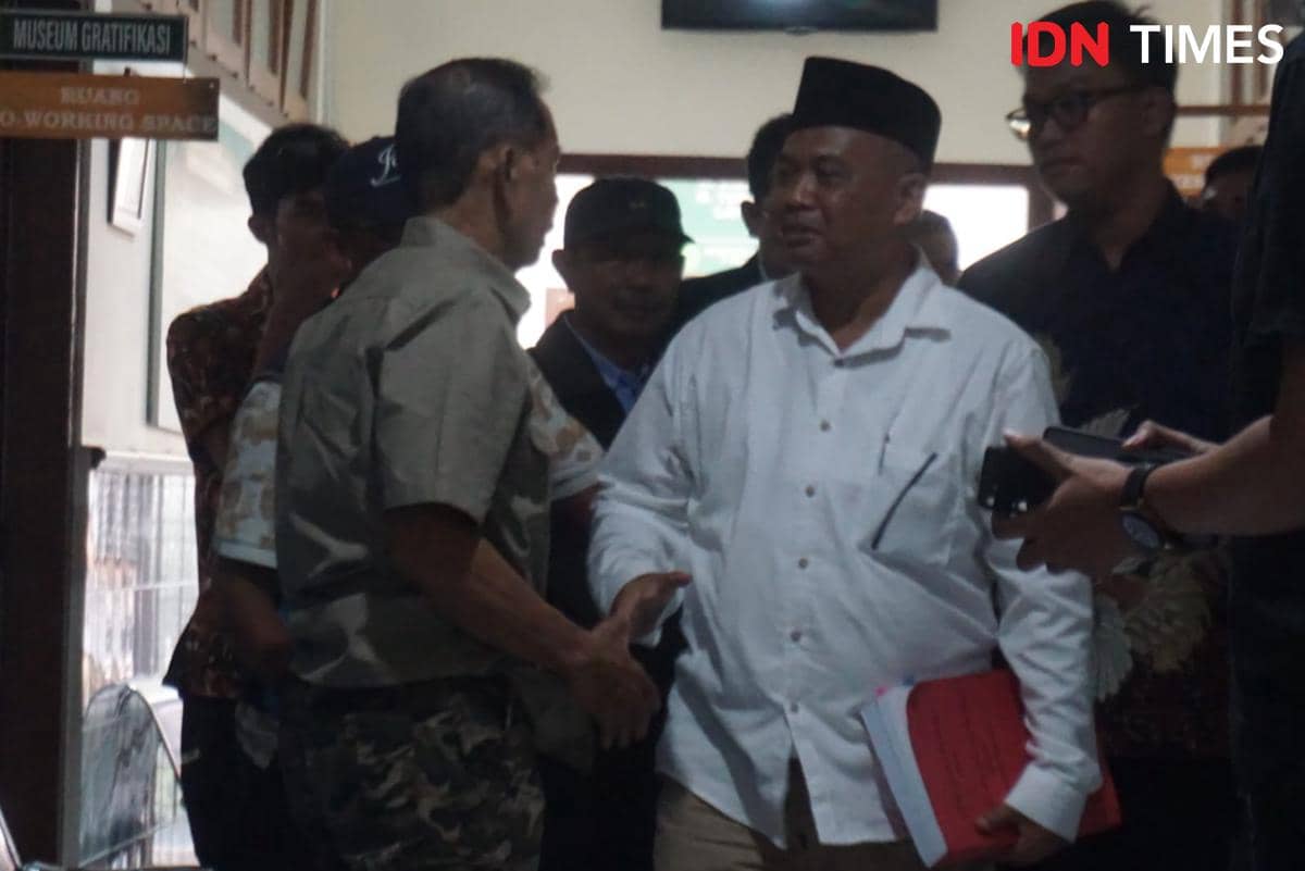 Bupati Sleman, Harda Kiswaya, dihadirkan sebagai saksi sidang kasus dugaan korupsi dana hibah pariwisata 2020, Jumat (23/1/2026).