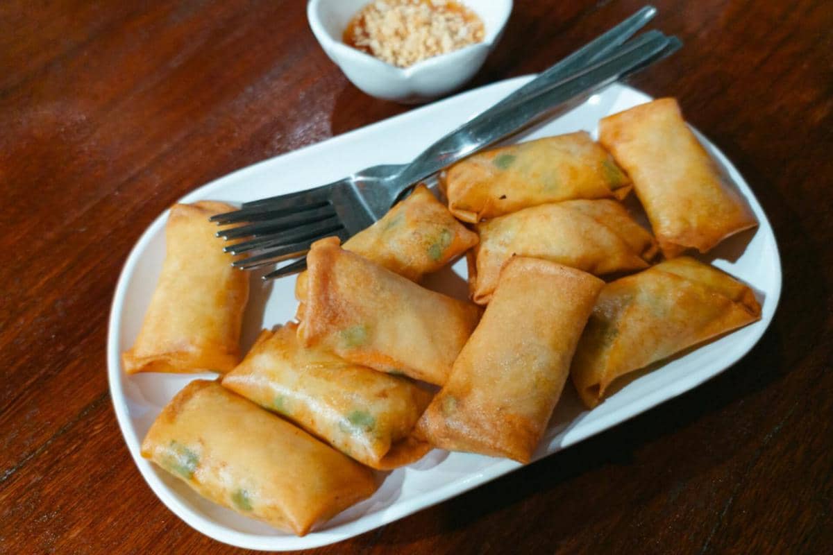 ilustrasi martabak telur mini sosis