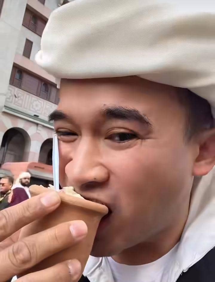 Anwar BAB beli es krim mawar viral di Madinah