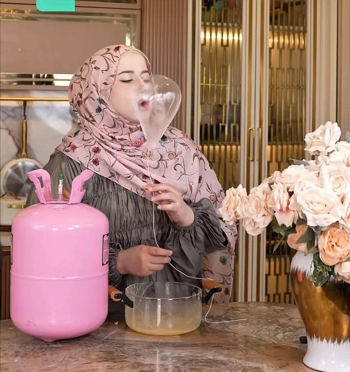 Tasyi Athasyia hampir keracunan saat bikin permen balon helium