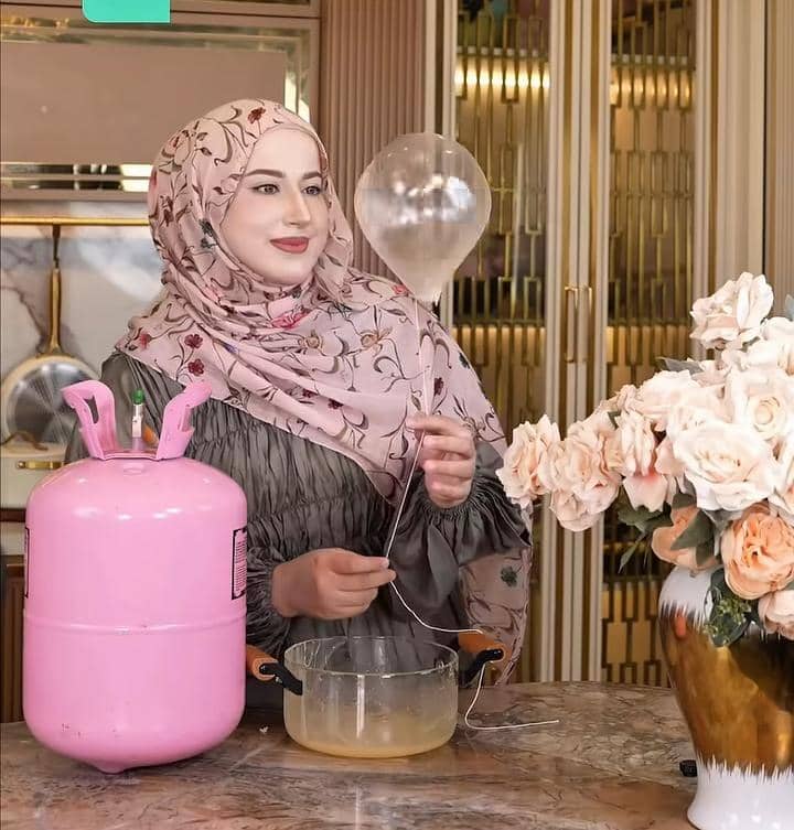 Tasyi Athasyia hampir keracunan saat bikin permen balon helium