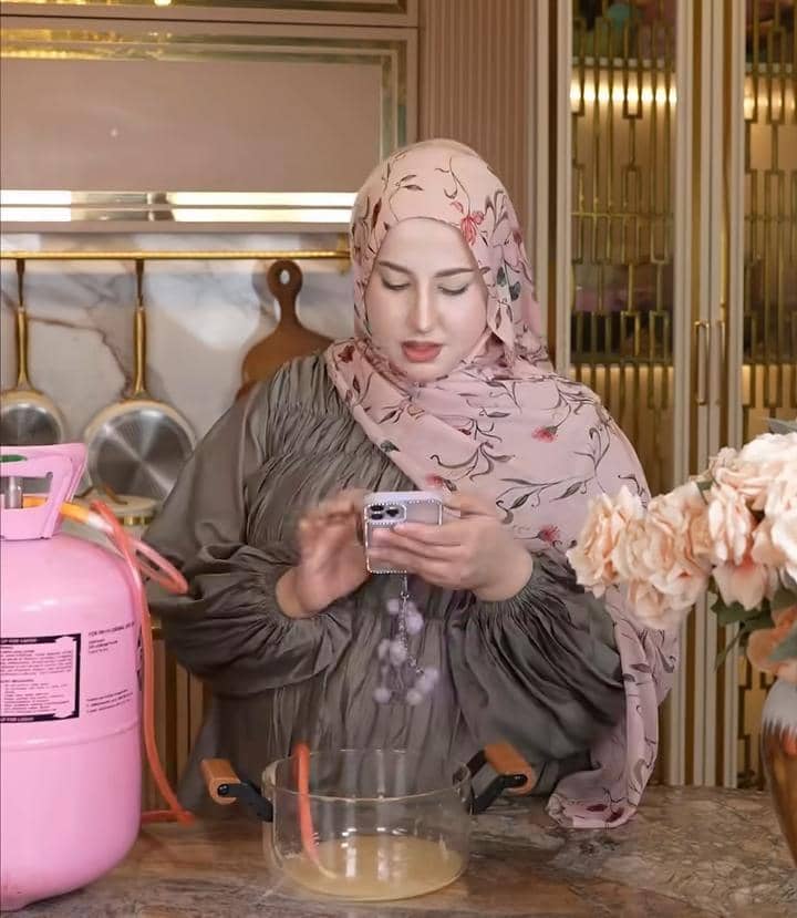 Tasyi Athasyia hampir keracunan saat bikin permen balon helium