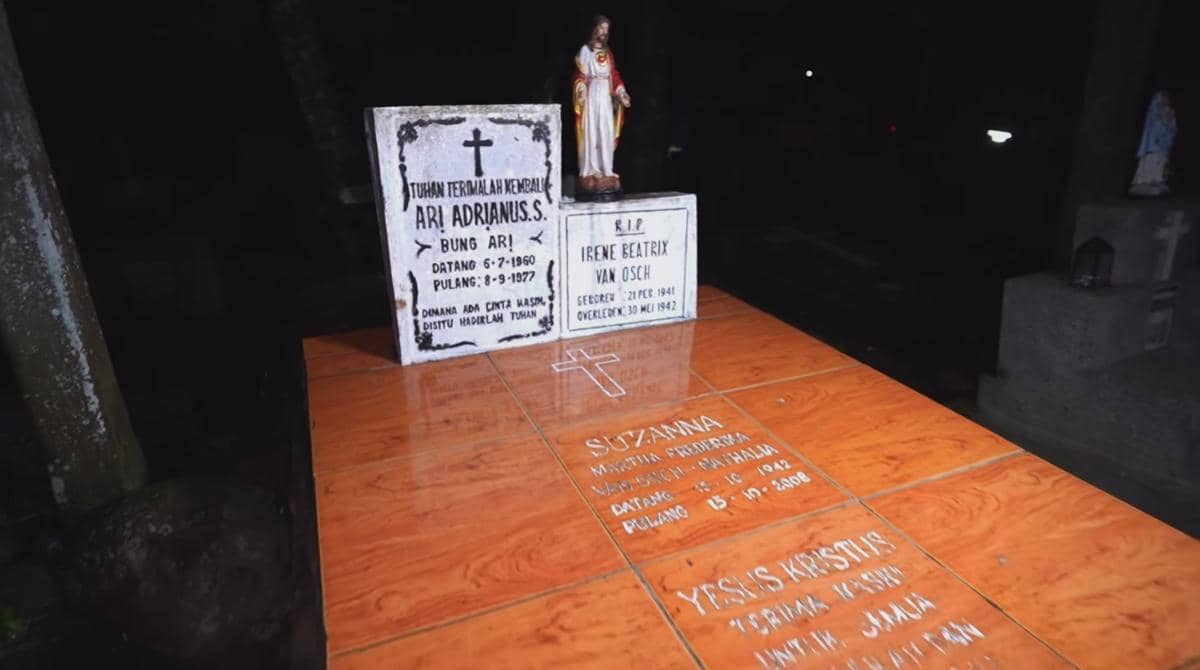 Luna Maya Ziarah ke Makam Suzzanna (instagram.com/lunamaya)