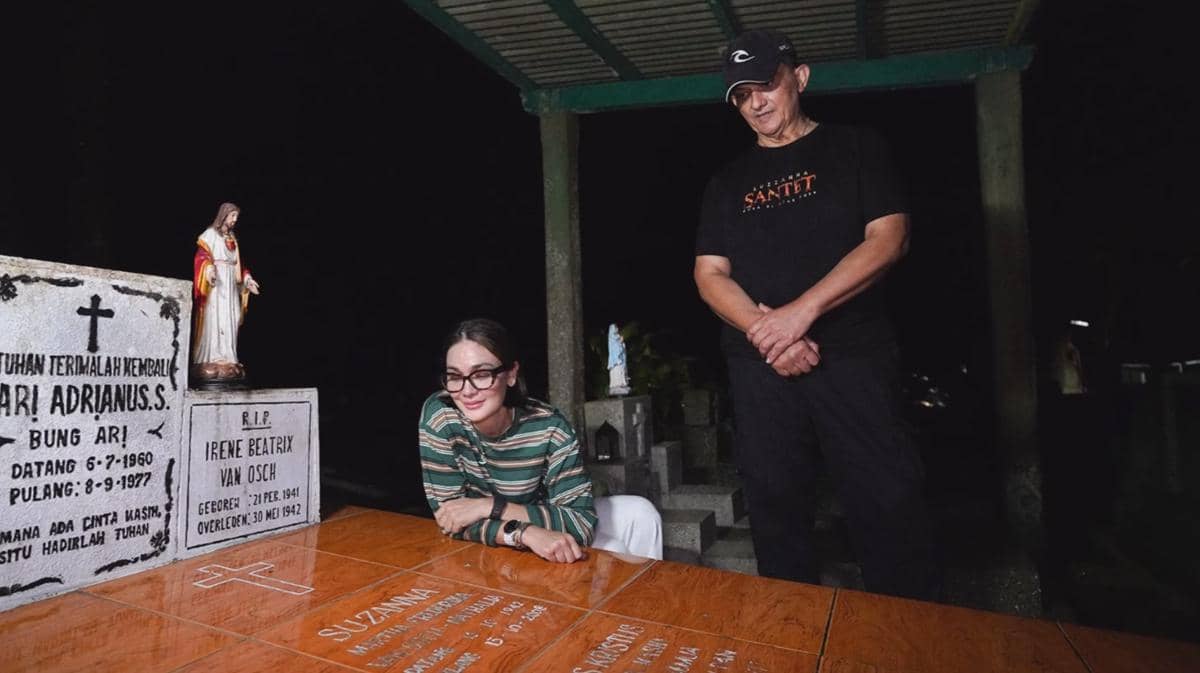 Luna Maya Ziarah ke Makam Suzzanna (instagram.com/lunamaya)
