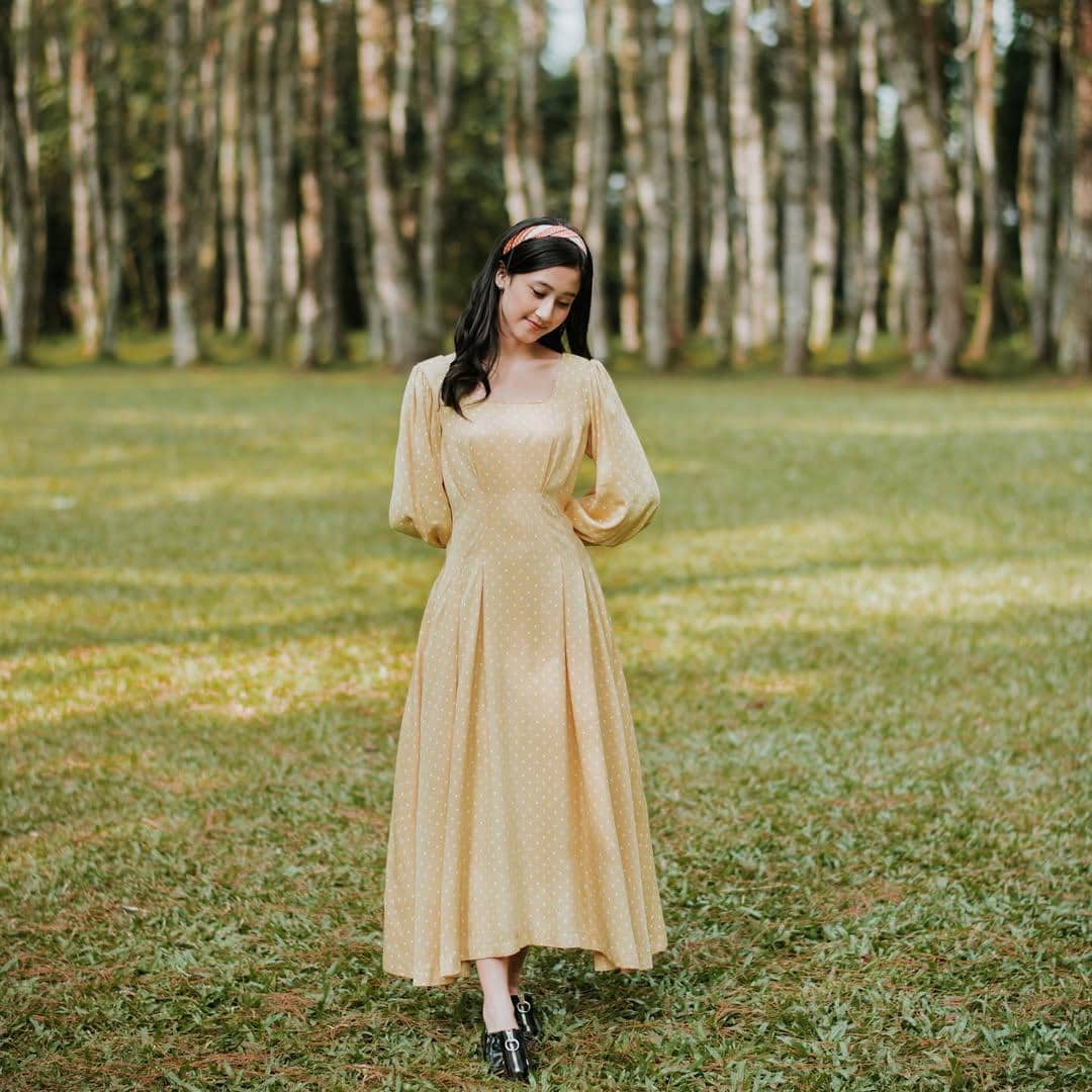 dress kasual untuk Imlek