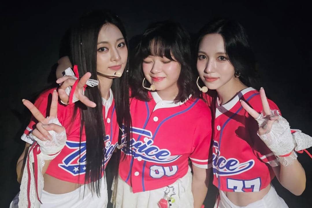 Tzuyu, Jeongyeon, dan Mina TWICE