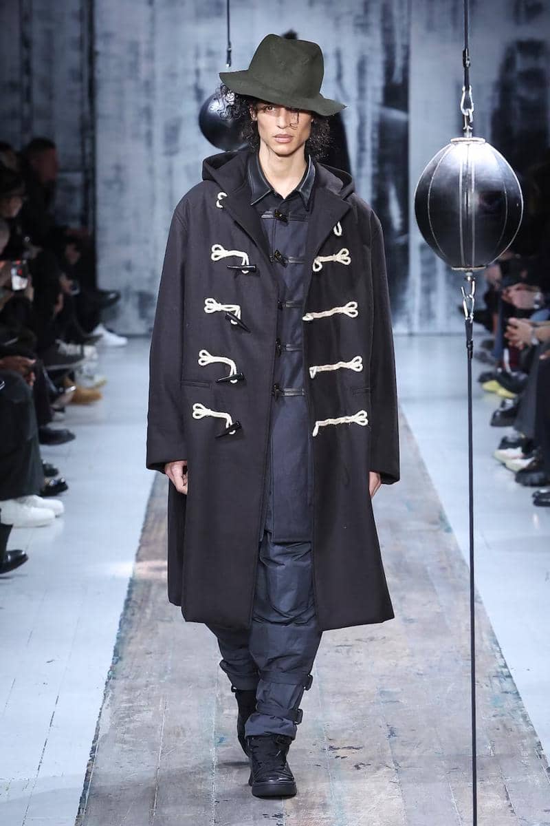Yohji Yamamoto Autumn/Winter 2026 di Paris Fashion Week