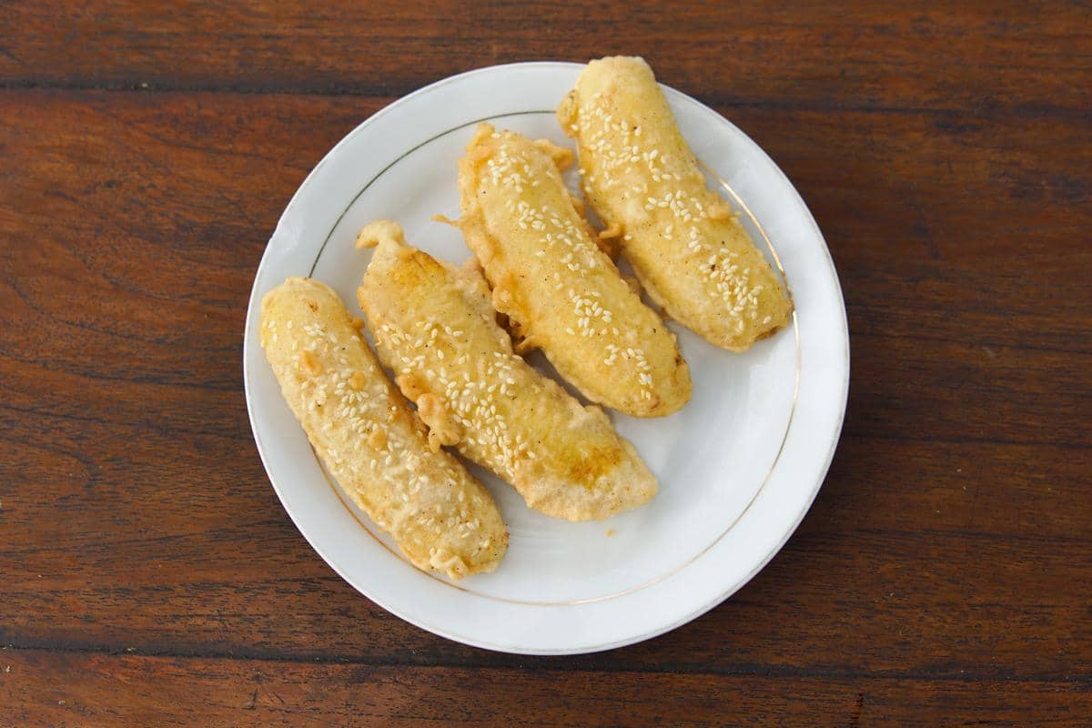 ilustrasi pisang goreng tepung