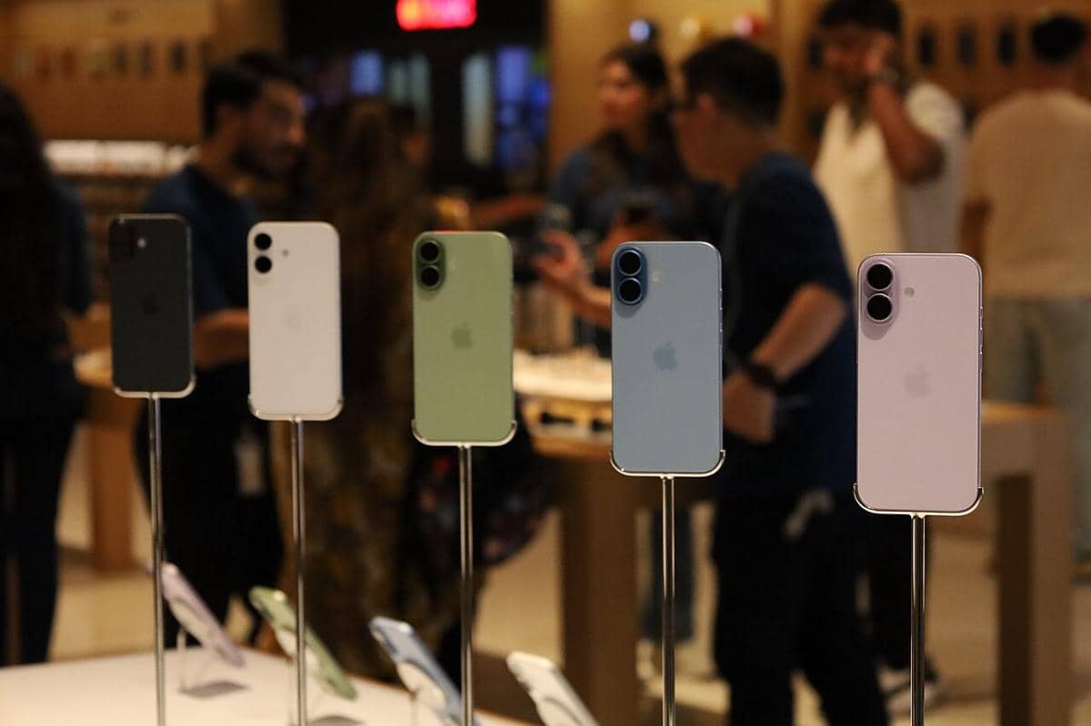 ilustrasi ponsel iPhone