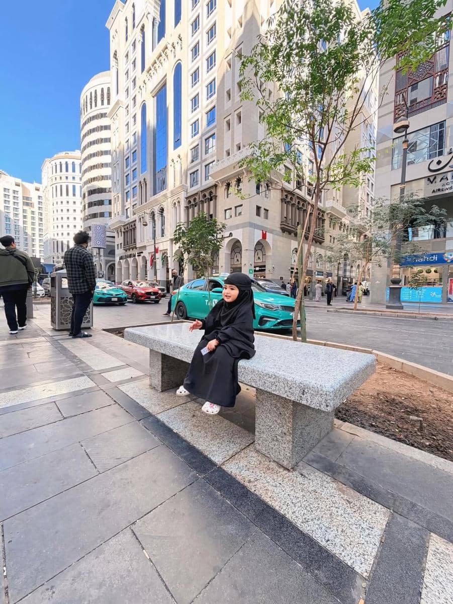 Cunda anak Denny Caknan main di Madinah