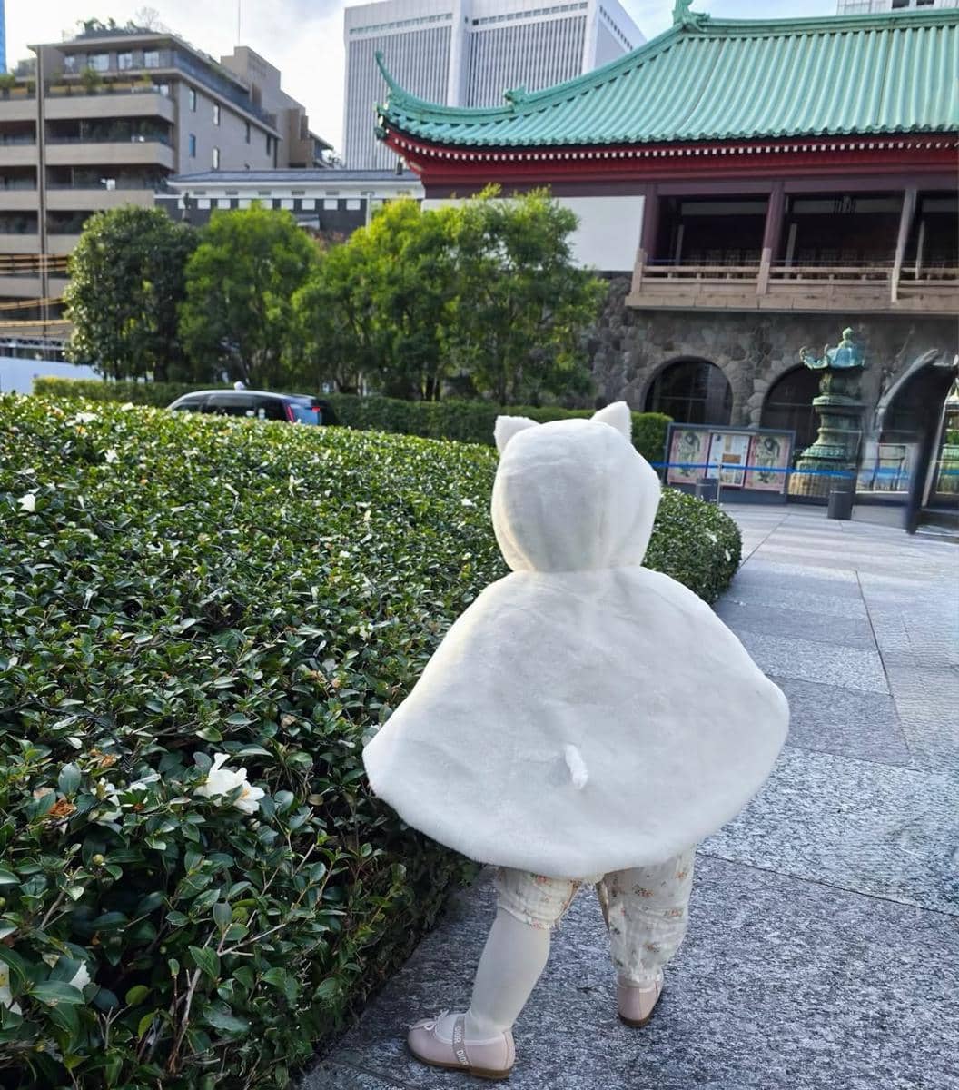 Syahrini dan Reino Barack ajak anak liburan