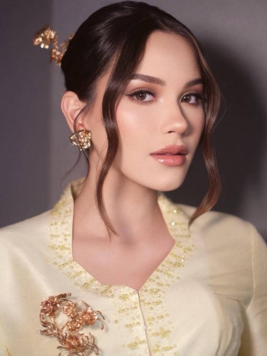 gaya Alyssa Daguise di lamaran Syifa Hadju dan El Rumi 