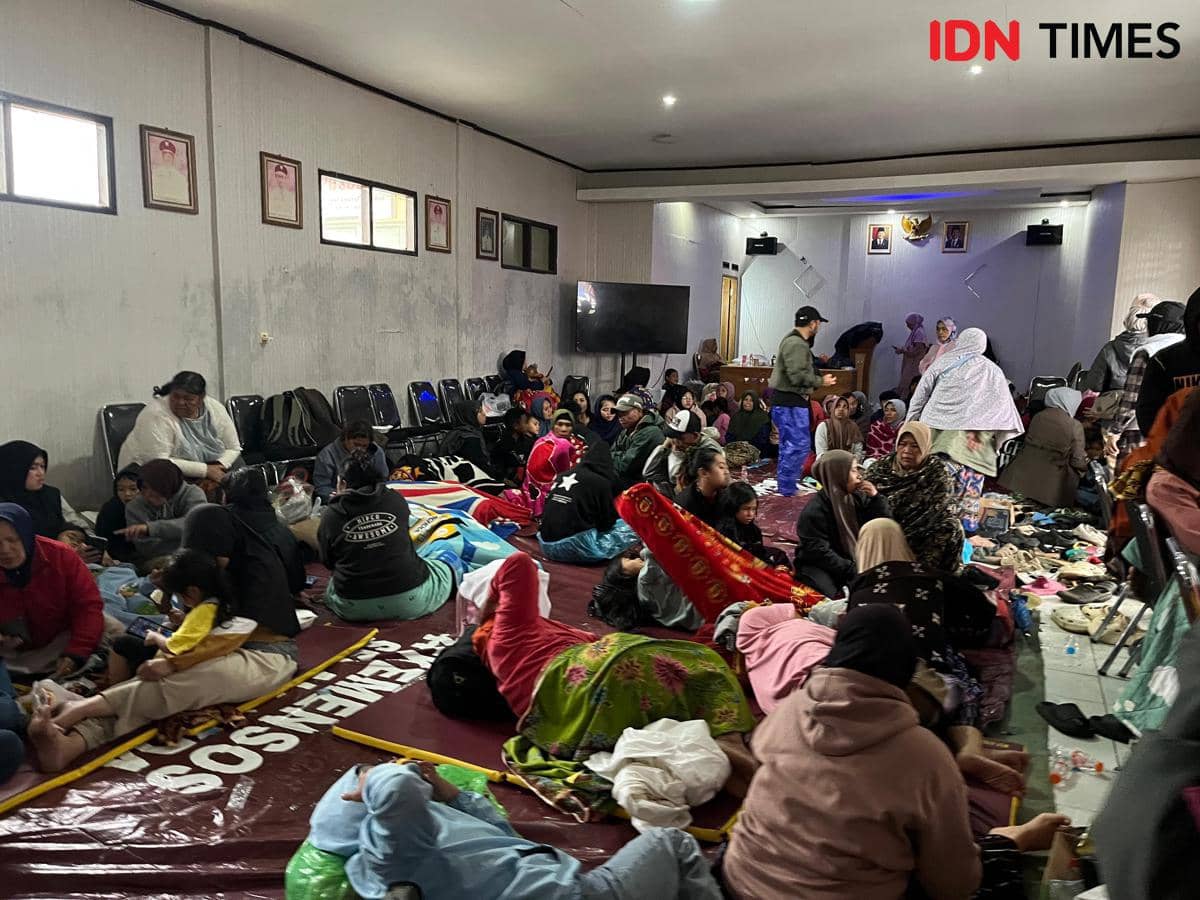 Longsor Cisarua Telan Korban Jiwa(IDN Times/Azzis Zulkhairil) 