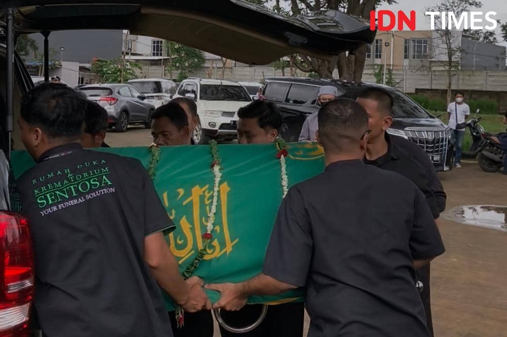 Potret pemakaman Lula Lahfah di TPU Rawa Terate, Sabtu (24/1/2026)