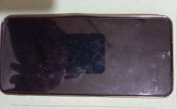 Barang bukti handphone milik pelaku DS.