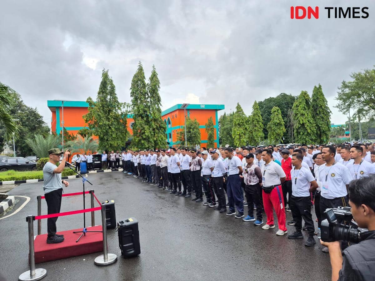 Pengarahan Peserta Diklat PPIH Arab Saudi 2026 oleh Wakil Menteri Haji dan Umrah RI Dahnil Anzar (IDN Times/Yogie Fadila/Dok. Media Center Haji)