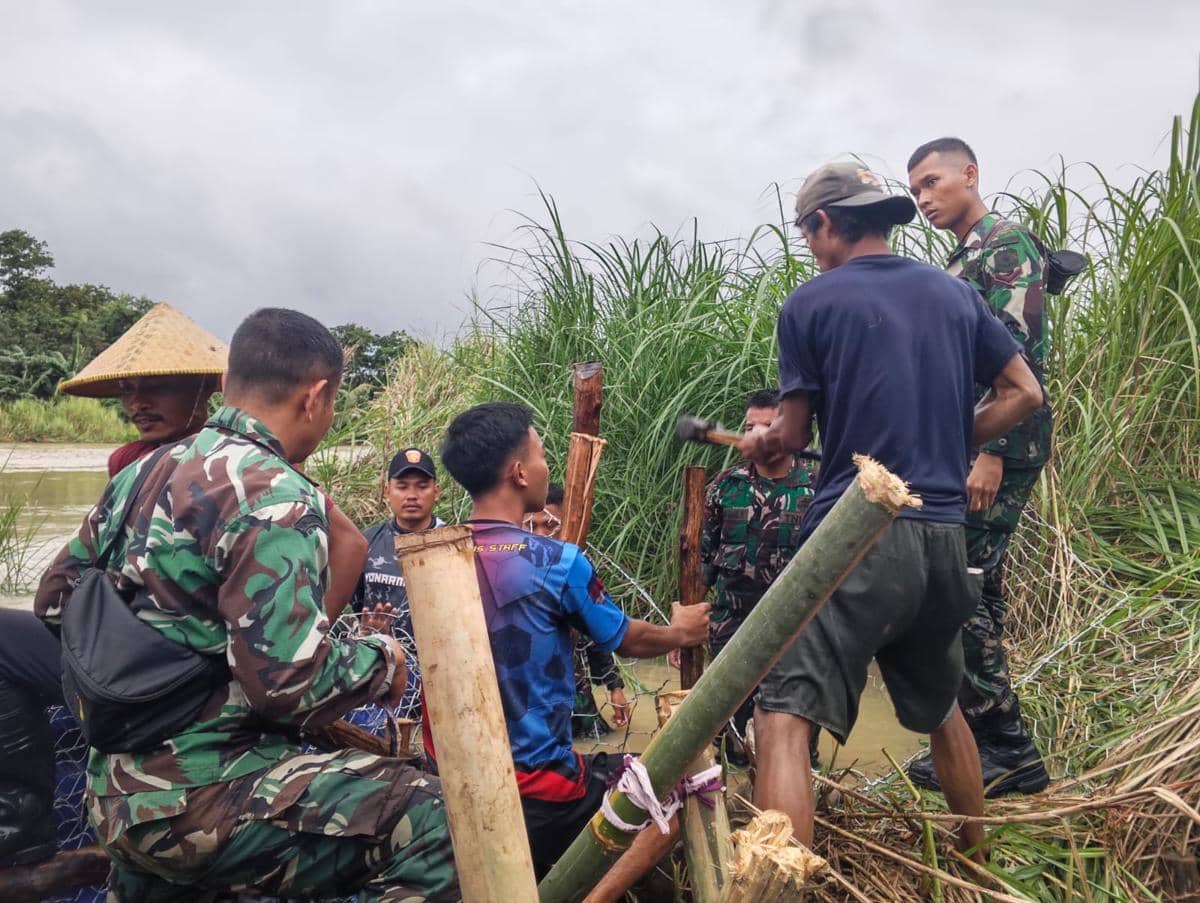 Kodam Jaya Kerahkan Prajurit TNI Tangani Banjir di Jakarta dan Bekasi (Dok. Pendam Jaya)