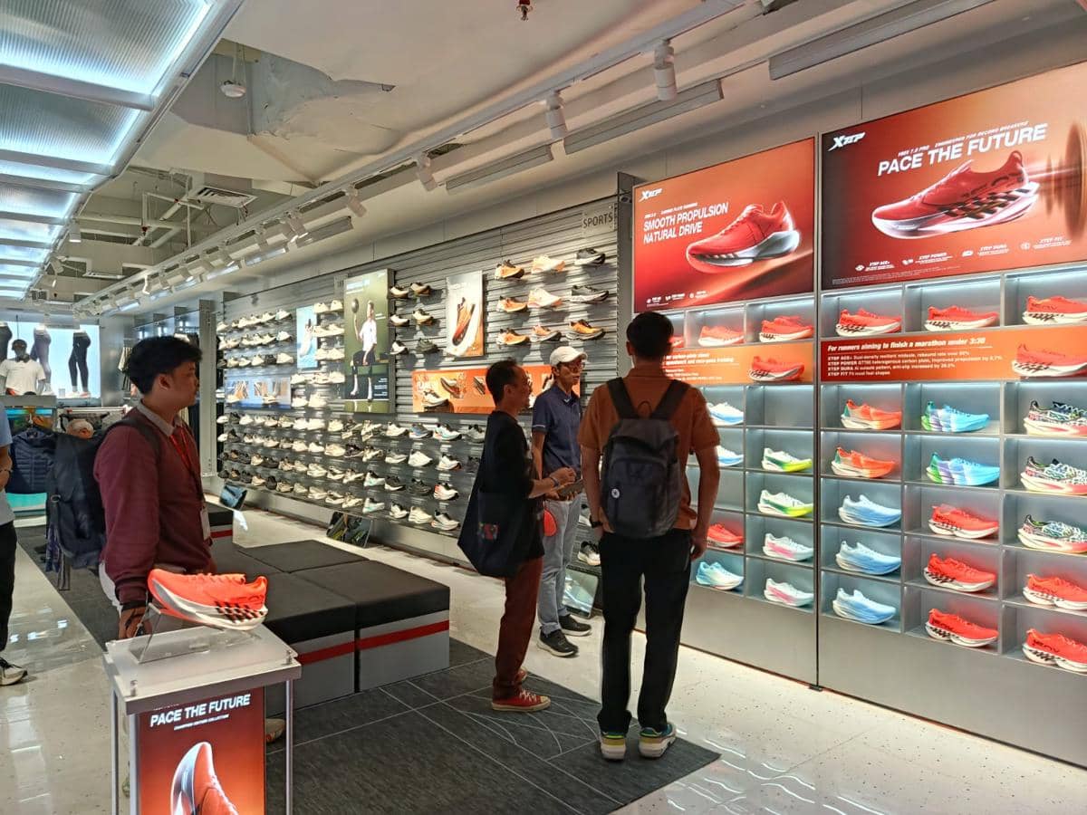 XTEP hadirkan ragam produk di gerai baru mereka