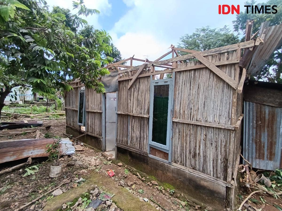 Salah satu rumah warga di Kelurahan Belo Kota Kupang yang terdampak bencana angin kencang.