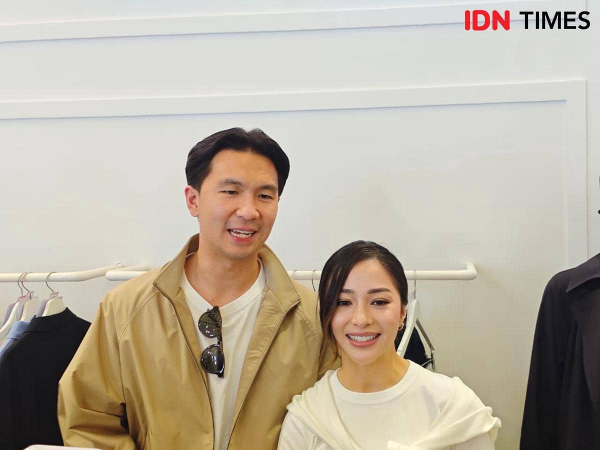 Nikita Willy dan Indra Priawan di UNIQLO Spring/Summer 2026 Season Preview di Atrium Senayan City, Jakarta pada Jumat (24/1/2026). (IDN Times/Febriyanti Revitasari)