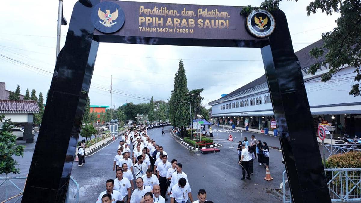 Peserta Diklat PPIH Arab Saudi 2026 mengikuti fun walk sejauh 7,5 km (Dok. Media Center Haji)
