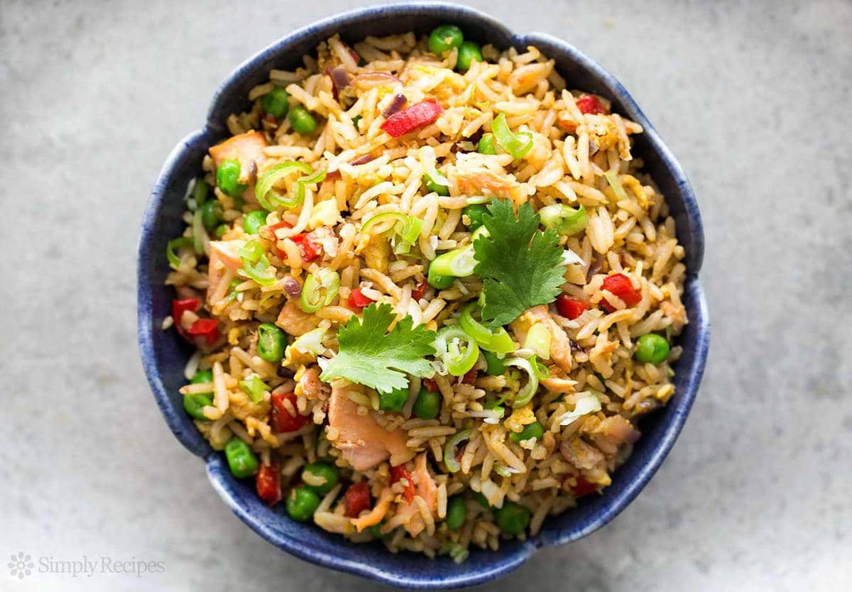 4 Tips Membuat Nasi Goreng Salmon yang Lezat, Bikin Ngiler!