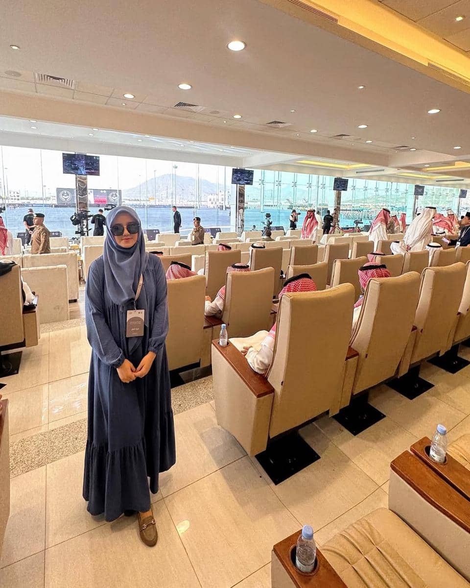 padu padan outfit untuk kuliah ala Wirda Mansur