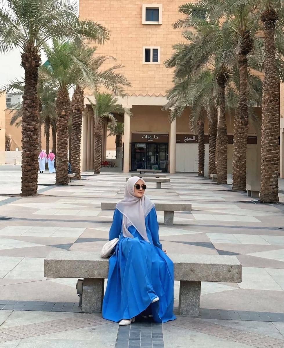 padu padan outfit untuk kuliah ala Wirda Mansur