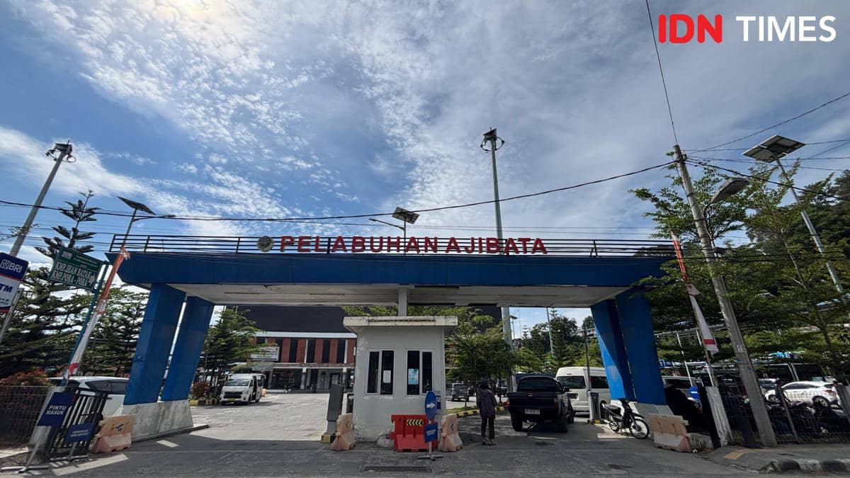 Pelabuhan Penyebrangan Ajibata (Mangara Wahyudi)