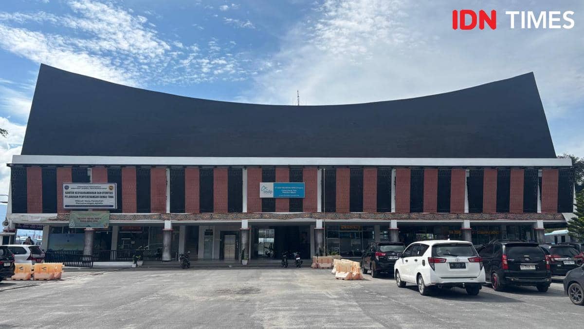 Pelabuhan Penyebrangan Ajibata (Mangara Wahyudi)