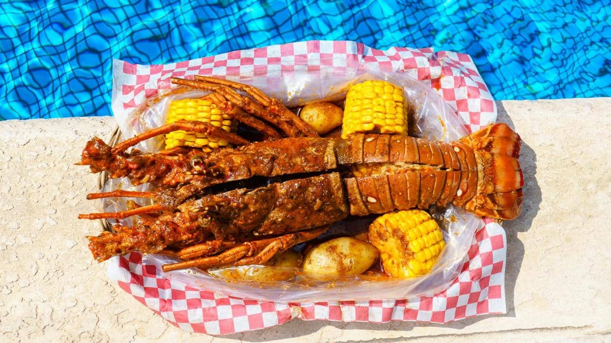 ilustrasi seafood boil 