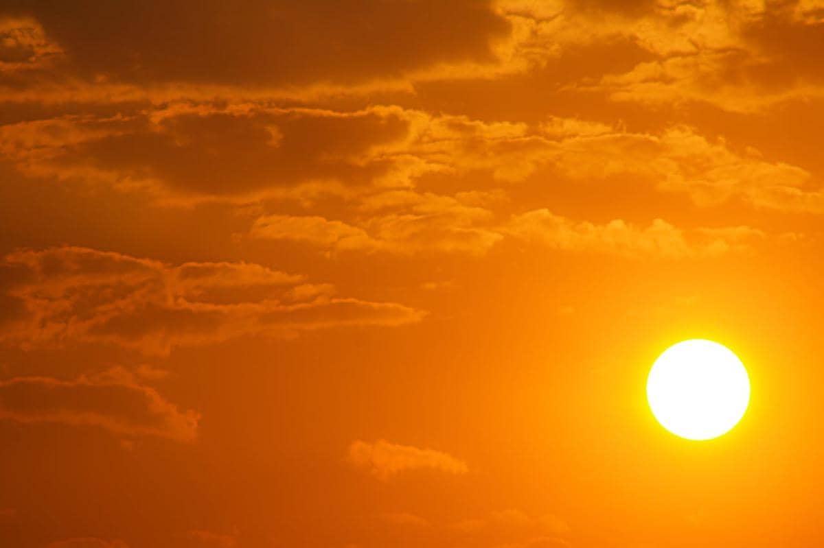 Prakiraan Cuaca Semarang 1 April 2026: Siang Terik, Sore Hujan