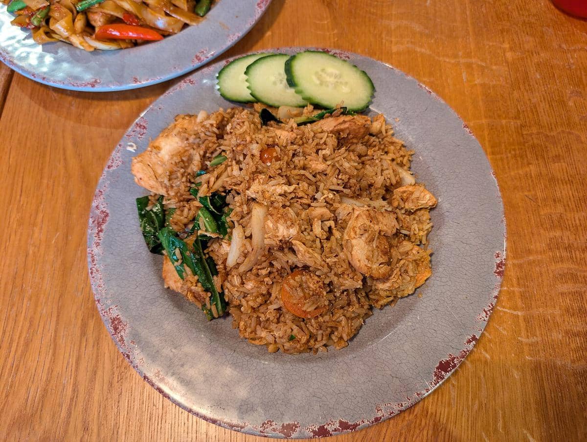 nasi goreng ayam kaldu