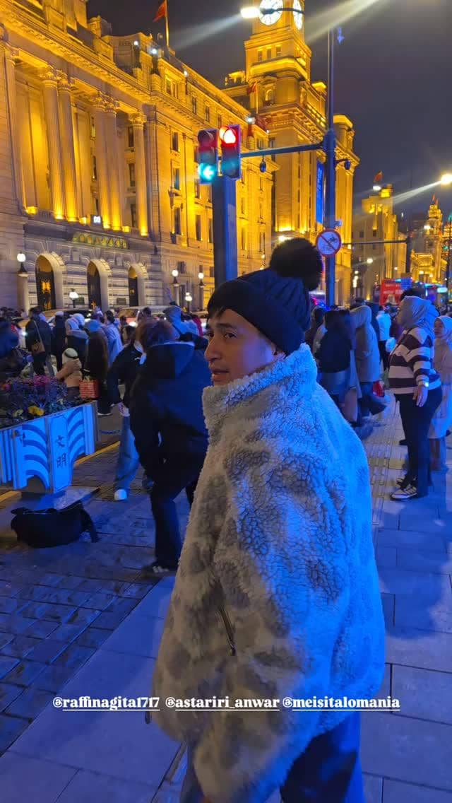 Irfan Hakim dan tim FYP liburan ke Shanghai.