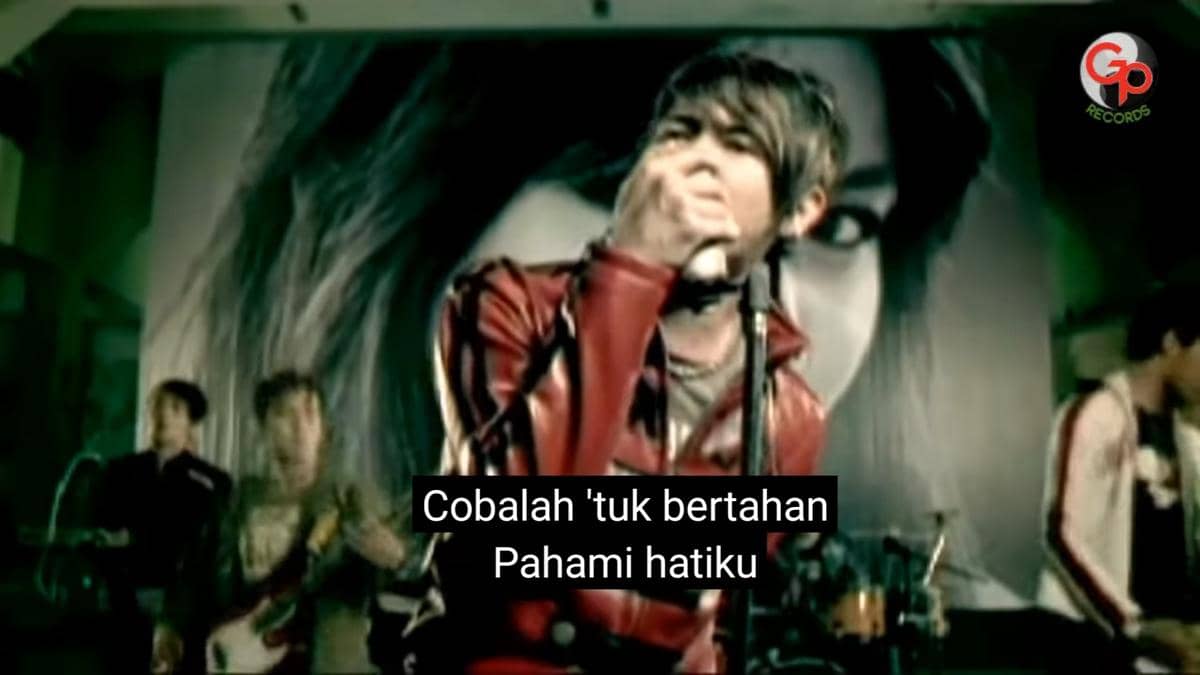 cuplikan video klip "Bertahan"