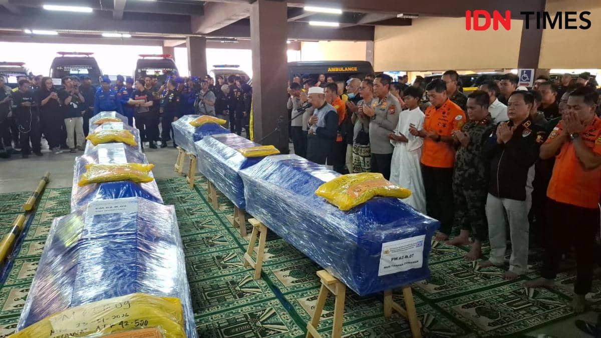 Prabowo Telepon Menteri KKP Trenggono Usai Pingsan saat Pimpin Upacara