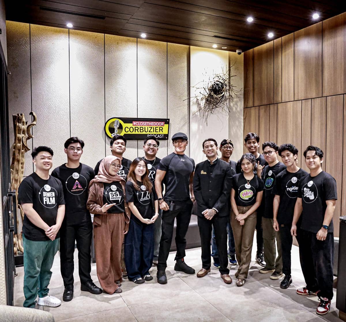 Deddy Corbuzier bertemu dengan 11 talenta muda kreatif di bawah naungan Flux Creative Universe