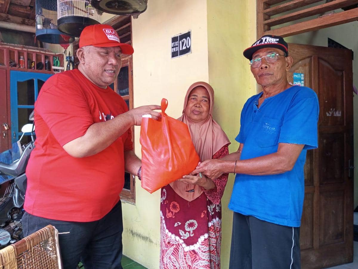 Peringati HUT PDIP, Ratusan Kader di Bantul Gotong Royong Bersih Sungai Code