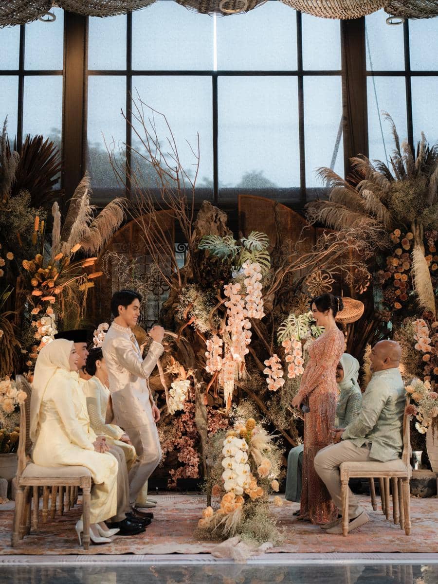 Barang Branded di Lamaran Syifa Hadju dan El Rumi 