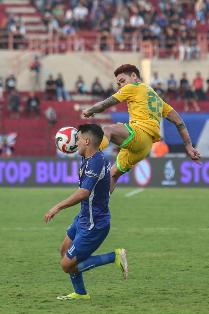 Persebaya Surabaya menang atas PSIM Yogyakarta dengan skor 3:0.