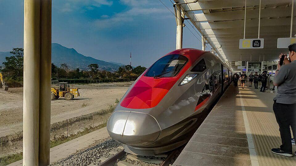 Diskon Tiket Kereta Cepat Whoosh Rp225 Ribu hingga Akhir Januari 2026