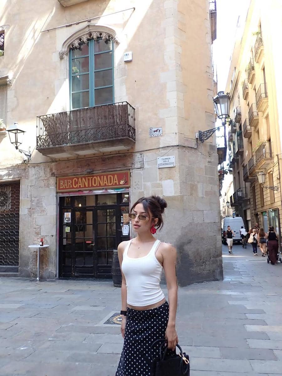 ide gaya liburan ala Jennifer Coppen 