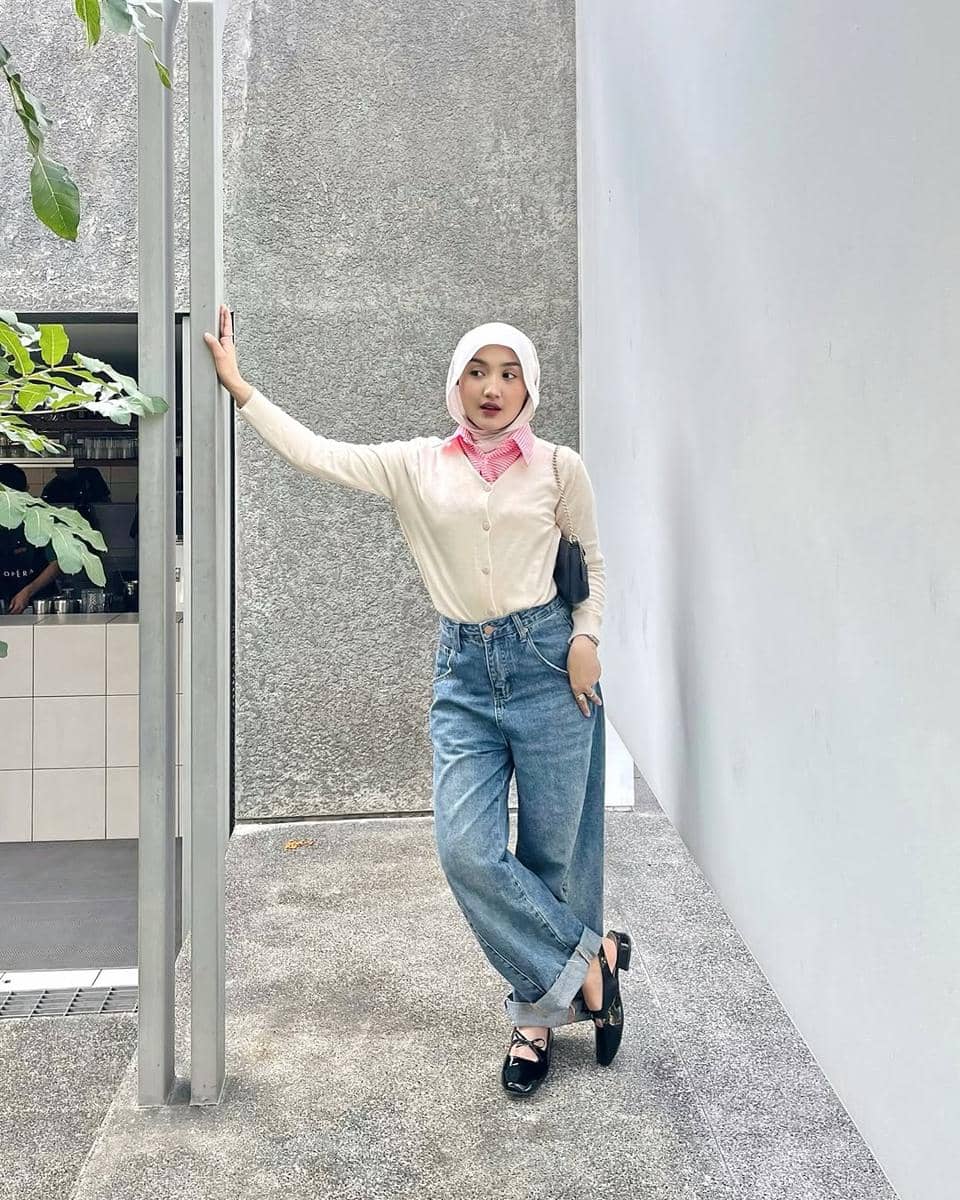 padu padan outfit merah ala Thafanya Sabila