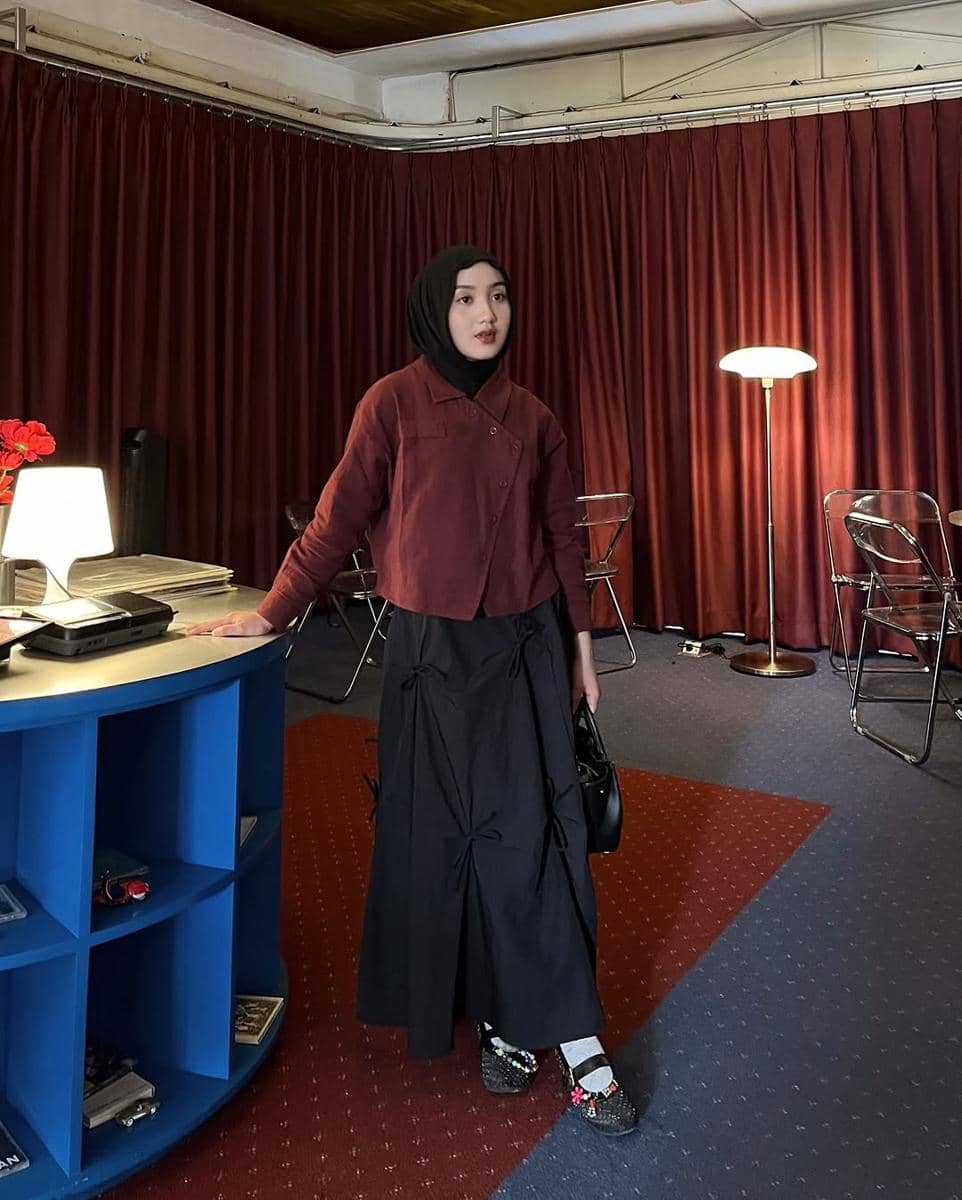 padu padan outfit merah ala Thafanya Sabila