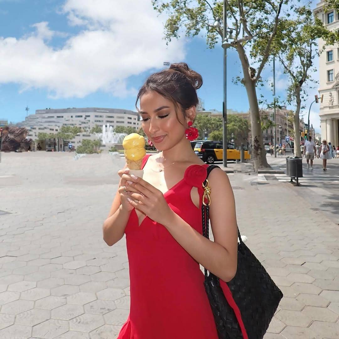 ide gaya liburan ala Jennifer Coppen 