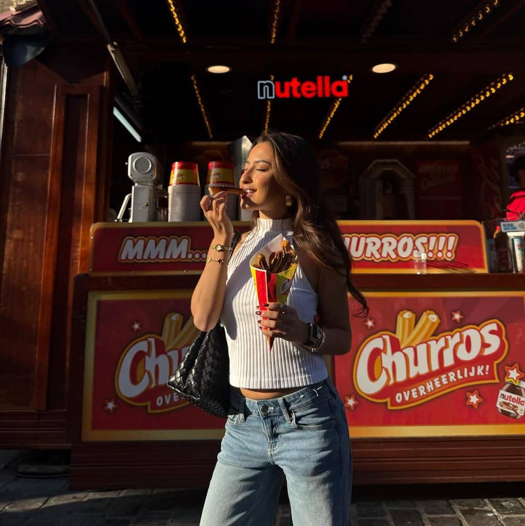 ide gaya liburan ala Jennifer Coppen 